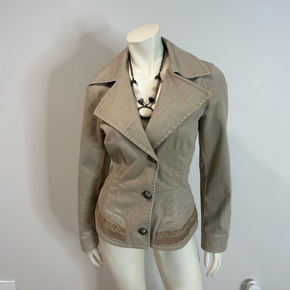 Chic Women's Beige Blazer with Embroidered Details by Laurel❤️36/S